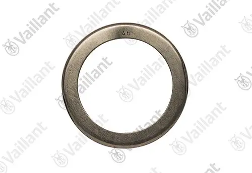 Runder metallischer Ring mit gleichmäßigem Durchmesser, markiert mit einer Zahl, im Hintergrund das Logo der Marke Vaillant.